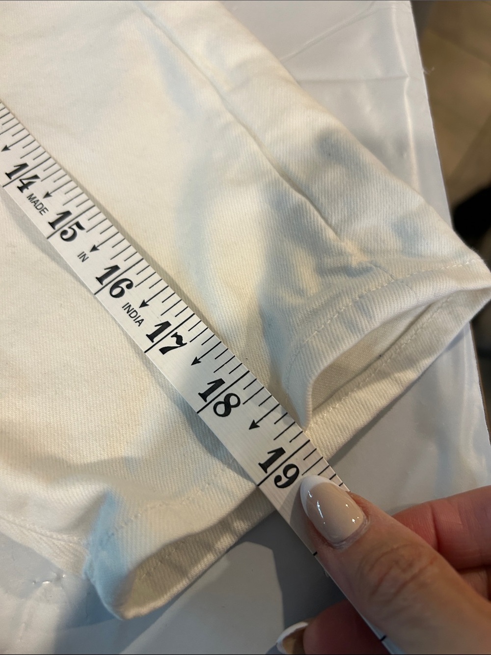 Lucky Brand Slim Brigette Bermuda White Jeans - Picture 7 of 9